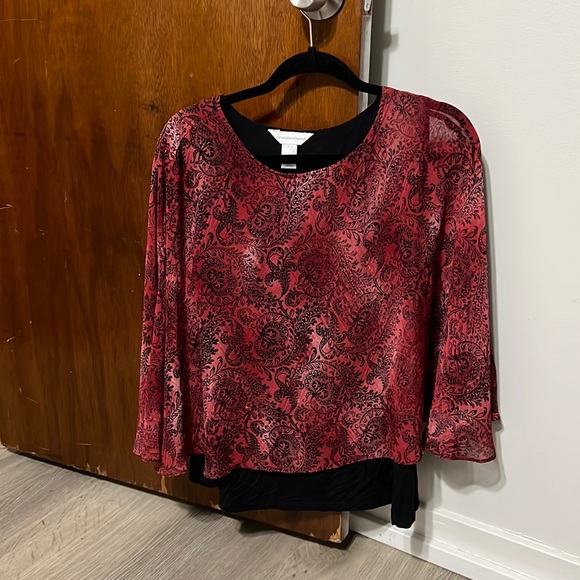 Flare arms red and black top - Picture 1 of 2